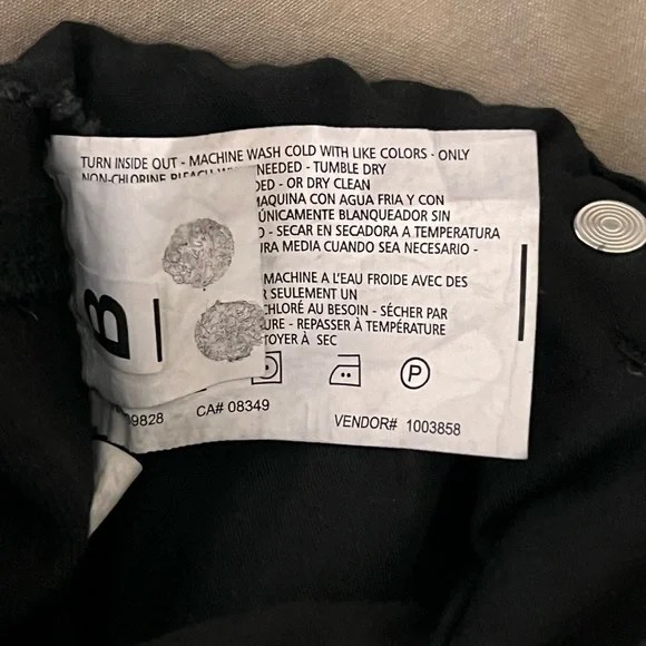 Gloria Vanderbilt | Rail straight high rise classic black jeans size 8 - Picture 13 of 13